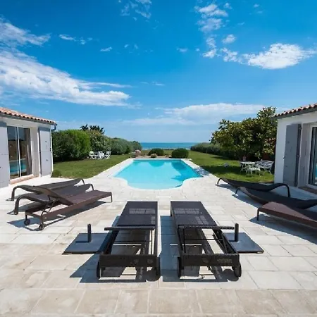別荘 Une Des Rares Villas De L'ile De Re En Front De Mer *