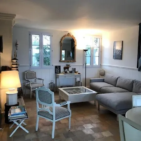 Une Des Rares Villas De L'ile De Re En Front De Mer 別荘 サント・マリー・ド・レ
