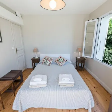 Une Des Rares Villas De L'ile De Re En Front De Mer サント・マリー・ド・レ