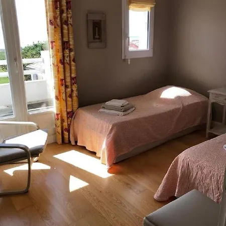 Une Des Rares Villas De L'ile De Re En Front De Mer * サント・マリー・ド・レ