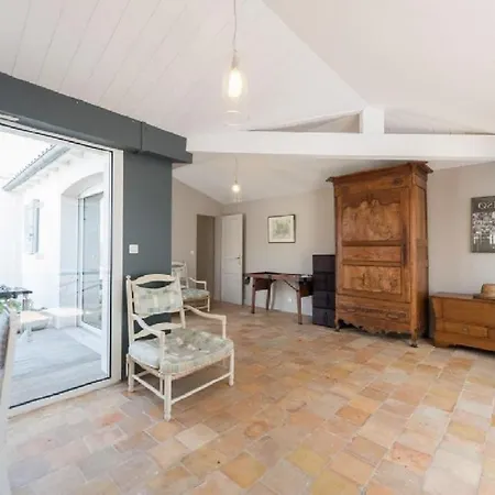 別荘 Une Des Rares Villas De L'ile De Re En Front De Mer *