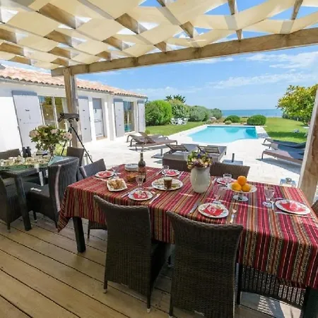 別荘 Une Des Rares Villas De L'ile De Re En Front De Mer